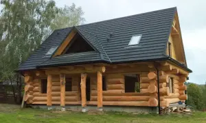 Piękny dom z bali, cena pod klucz. Naturalne drewno, solidna konstrukcja, gotowy do zamieszkania.