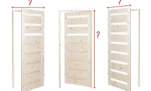 Trzy drewniane drzwi wewnętrzne z przeszkleniami, pokazujące wymiary drzwi wewnętrznych.