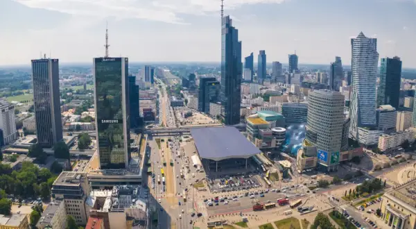 Ile pięter ma najwyższy budynek w Warszawie? Zaskakujące szczegóły!