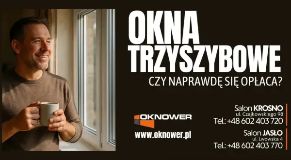 Uśmiechnięty mężczyzna z kubkiem kawy przy oknie. Reklama okna trzyszybowe.