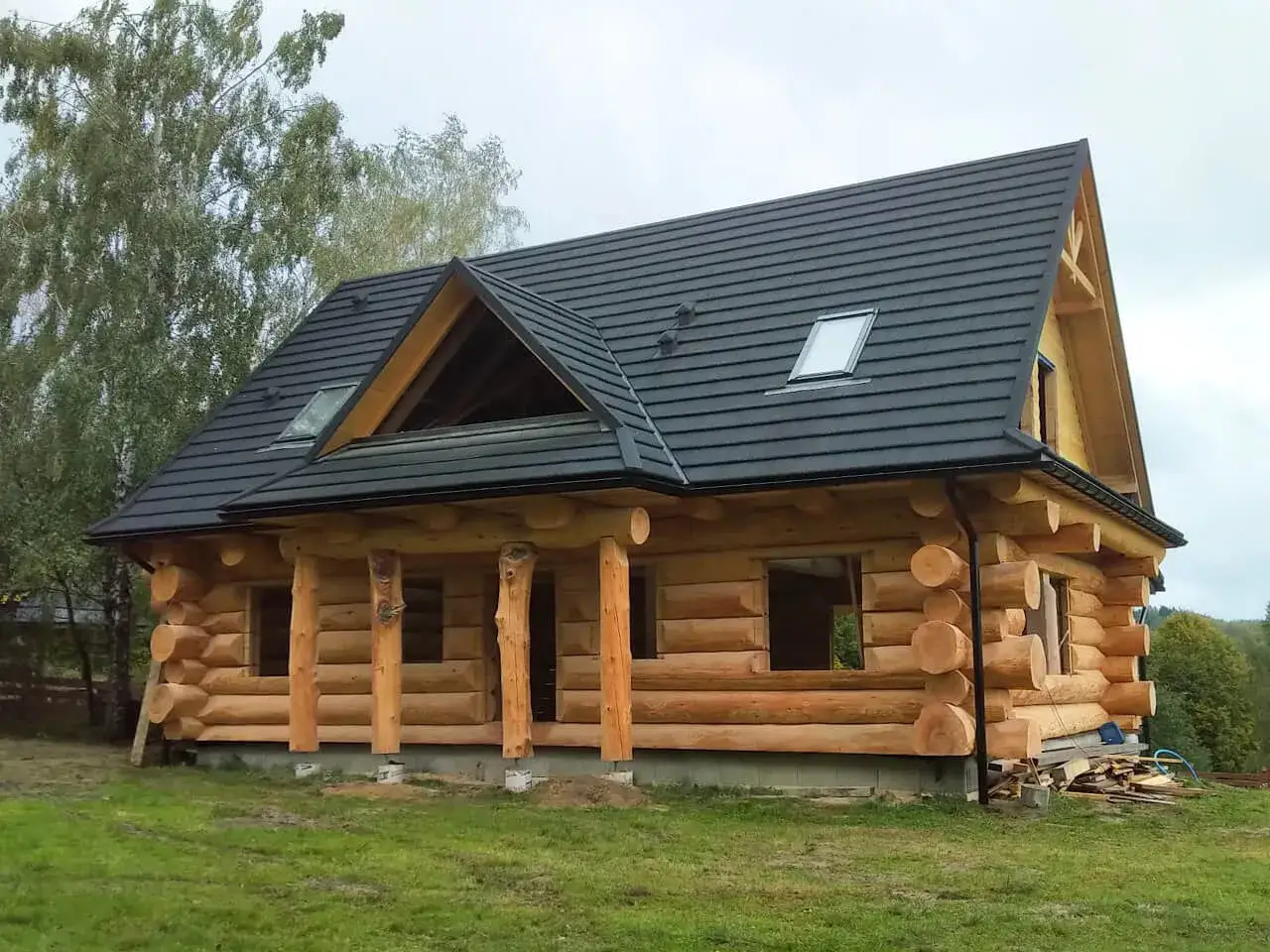 Piękny dom z bali, gotowy pod klucz. Marzenie o własnym, ekologicznym domu staje się rzeczywistością.